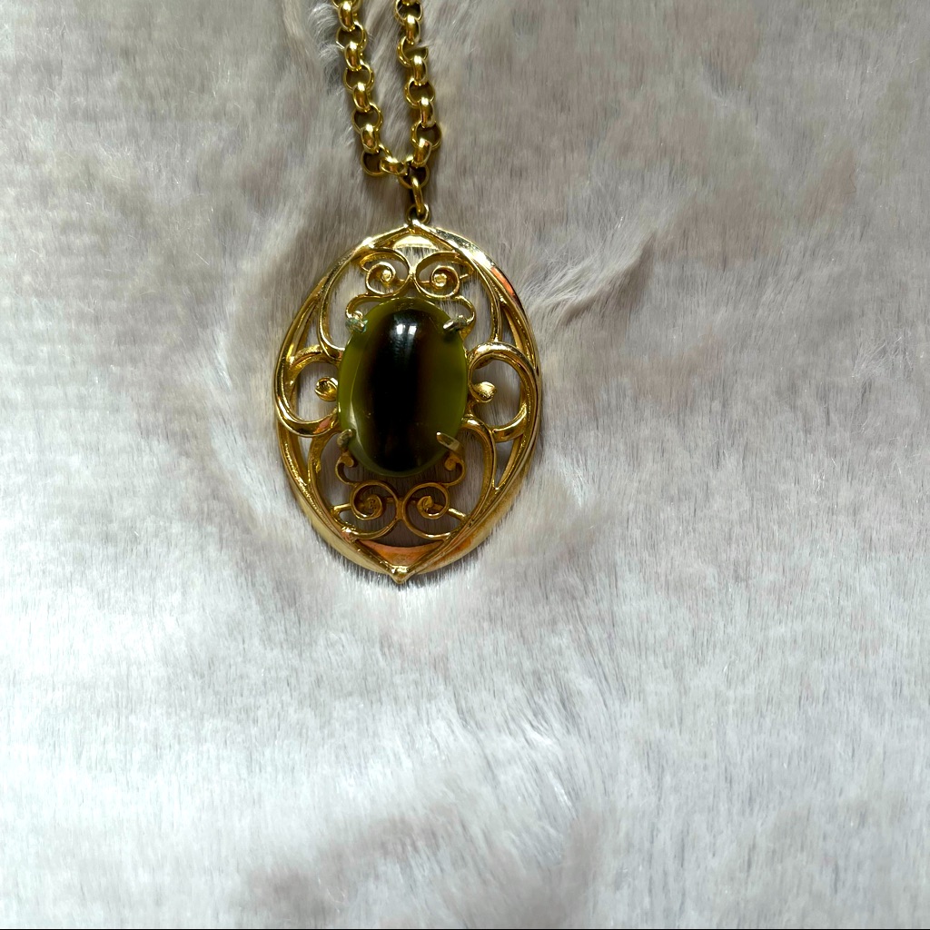 Beautiful Vintage Whiting And Davis Tiger Eye Pendant